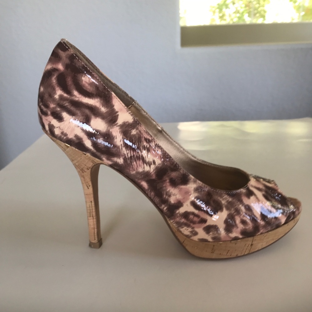 Cute leopard print leather pumps